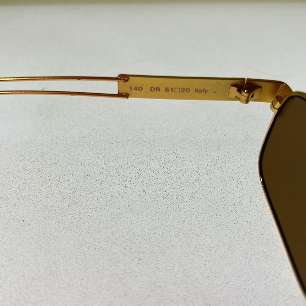 Moschino sunglasses, vintage gold 1990 limited edition. - Picture 4 of 6